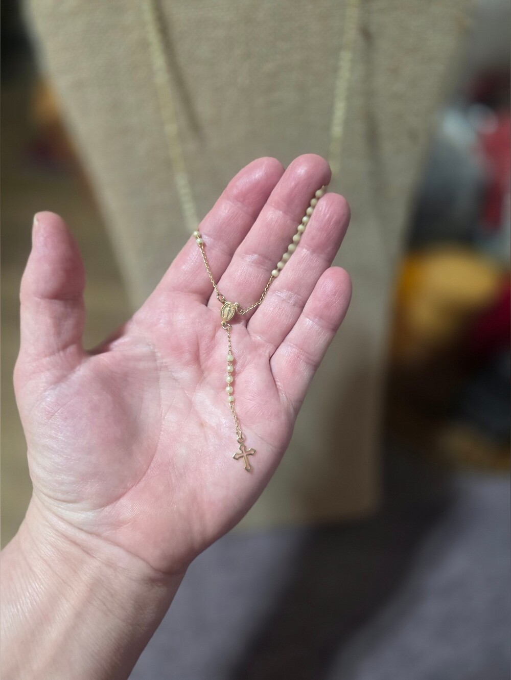 Small Vintage Rosary - Picture 8 of 11